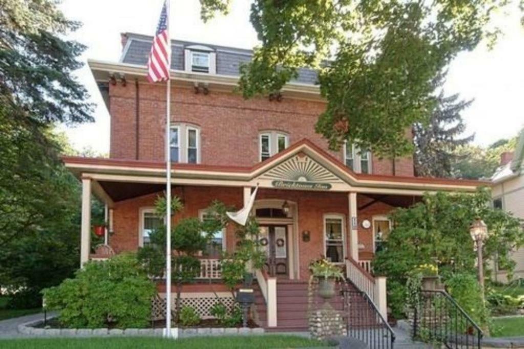Bricktown Inn Haverstraw Экстерьер фото