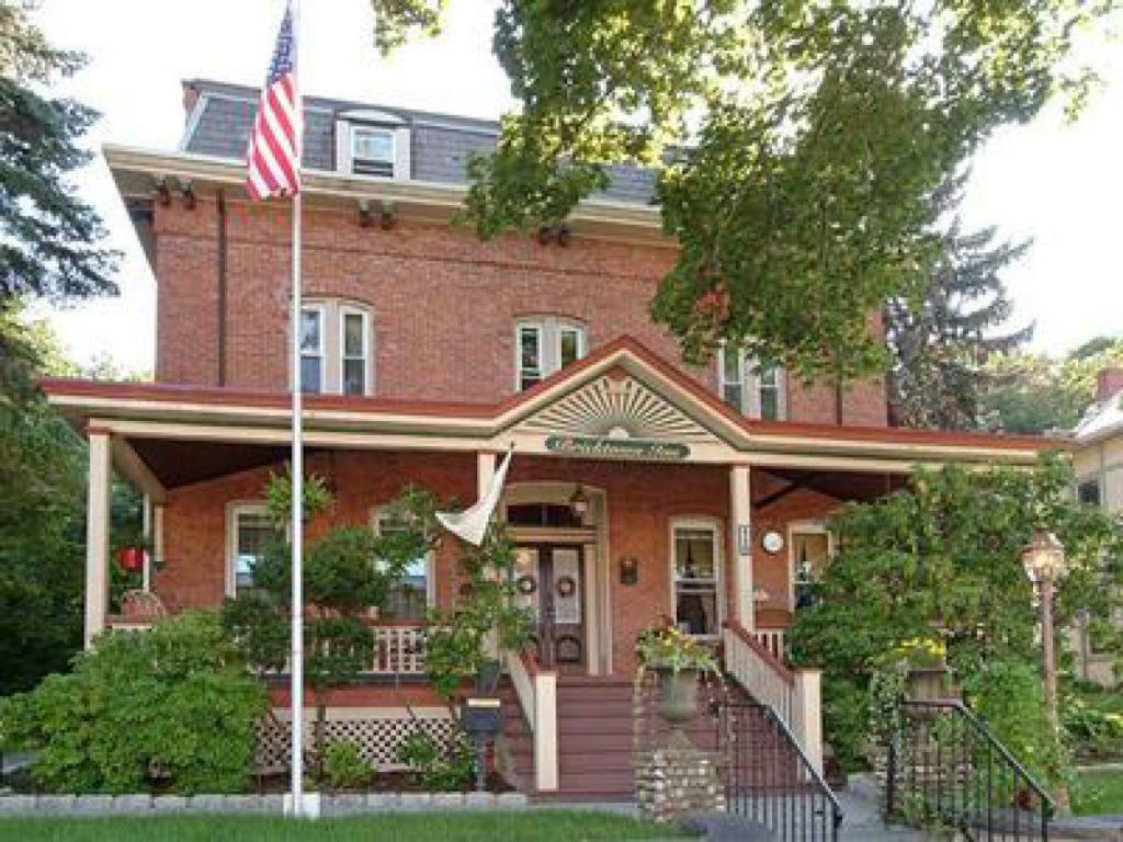 Bricktown Inn Haverstraw Экстерьер фото